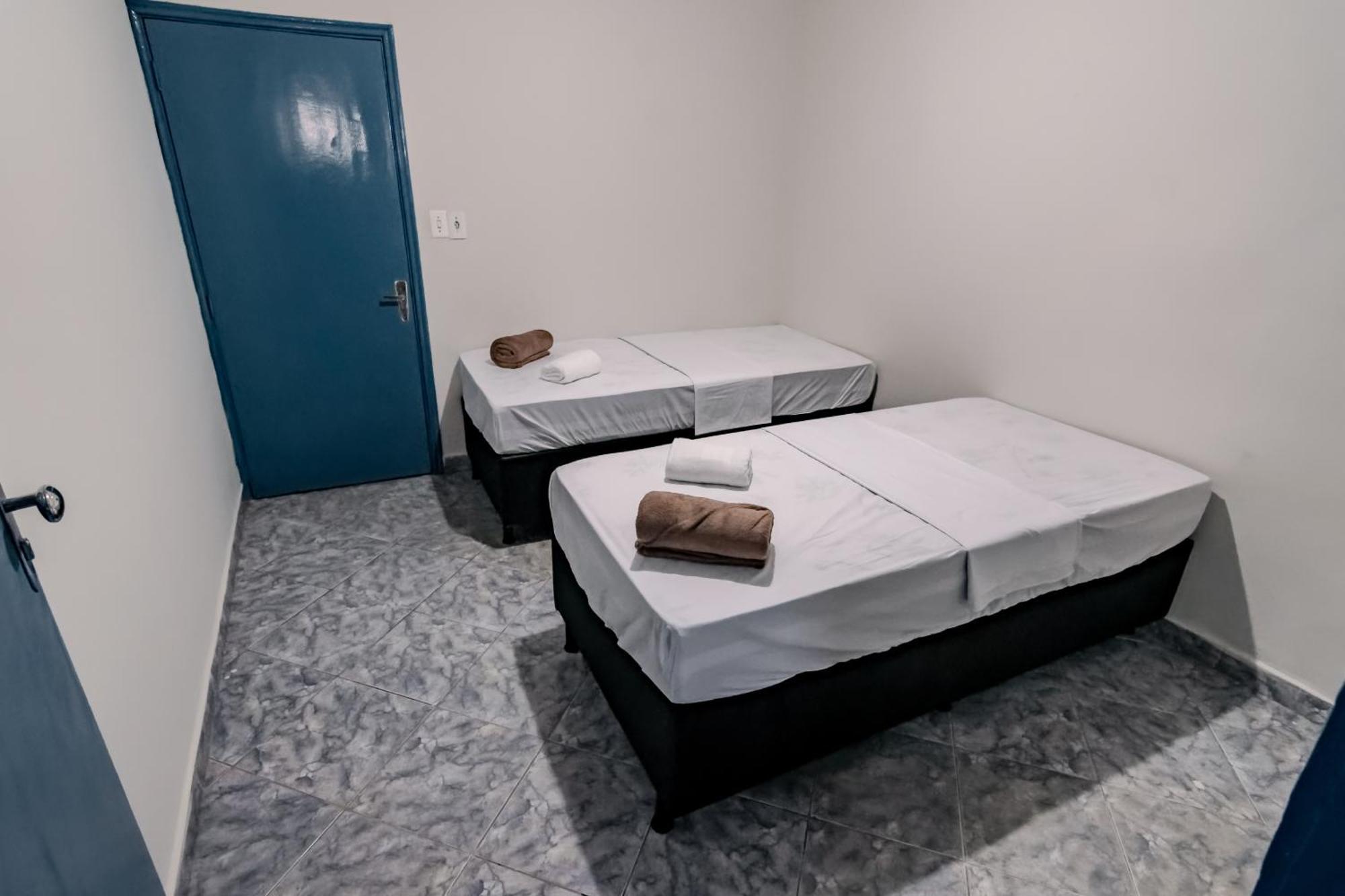 Pousada Roosevelt Quarto 03 - Pousada Central Prox Rodoviaria E Dist Industrial Hotel อูเบร์ลังเจีย ภายนอก รูปภาพ