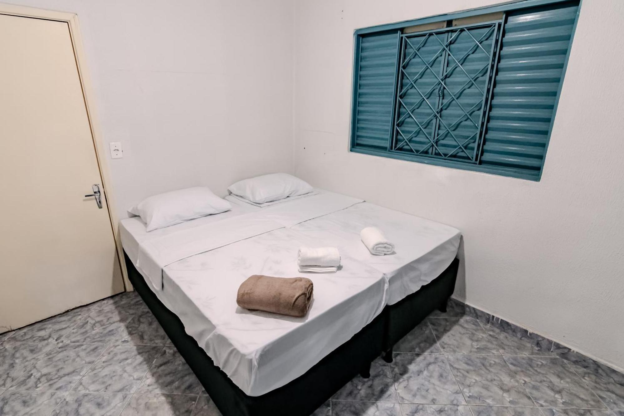 Pousada Roosevelt Quarto 03 - Pousada Central Prox Rodoviaria E Dist Industrial Hotel อูเบร์ลังเจีย ภายนอก รูปภาพ