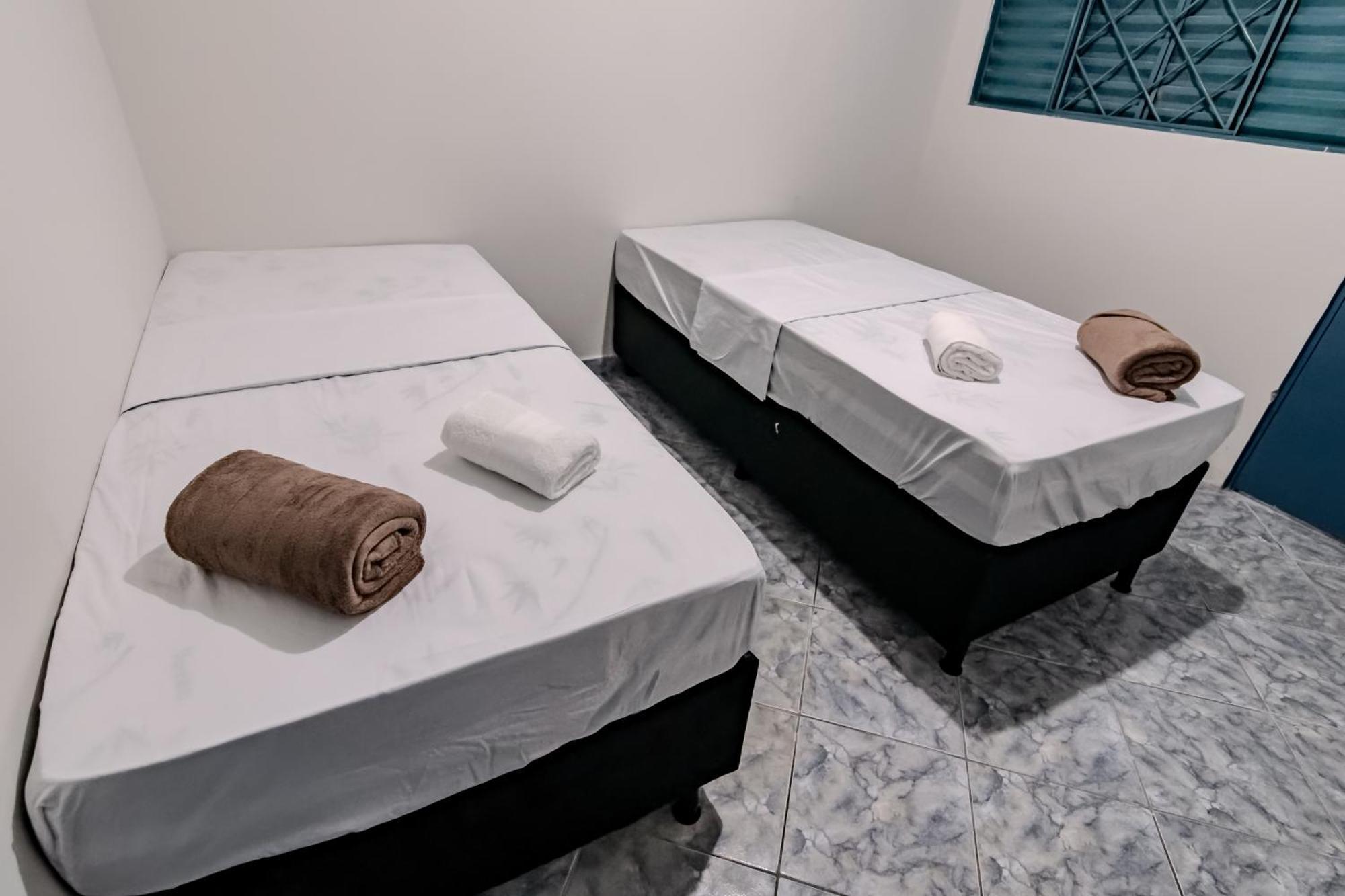 Pousada Roosevelt Quarto 03 - Pousada Central Prox Rodoviaria E Dist Industrial Hotel อูเบร์ลังเจีย ภายนอก รูปภาพ