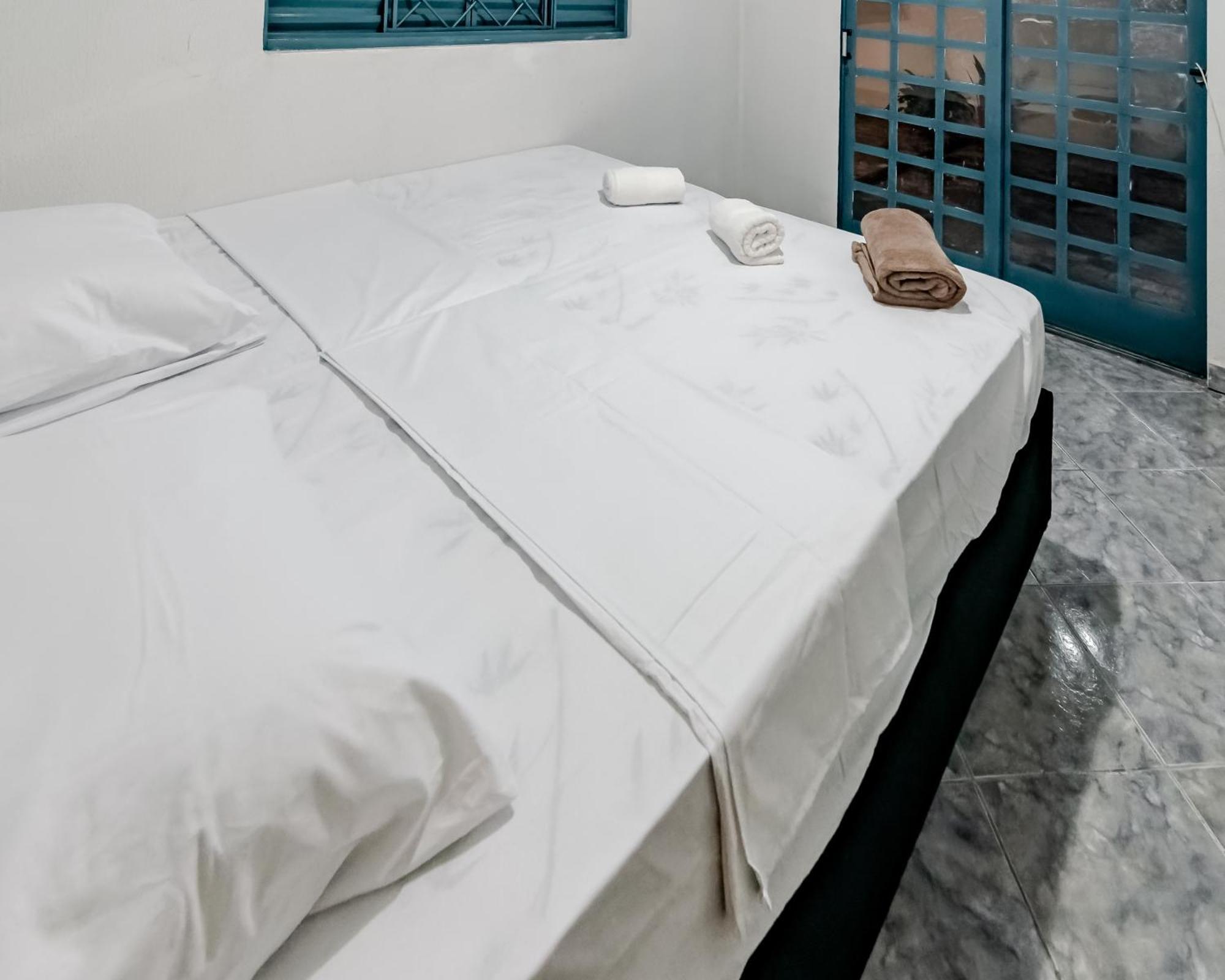 Pousada Roosevelt Quarto 03 - Pousada Central Prox Rodoviaria E Dist Industrial Hotel อูเบร์ลังเจีย ภายนอก รูปภาพ